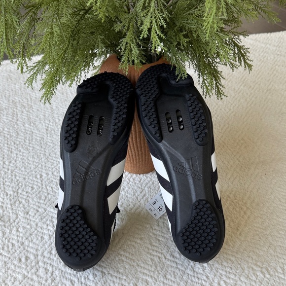 adidas gazelle silver green womens adidas Unisex The Gravel Cycling Shoes, Core Black